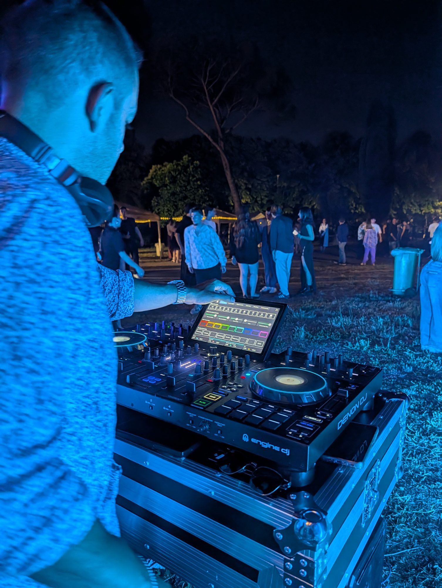 Live console blue
